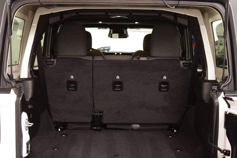 2026 Jeep JL Wrangler - Image 29 of 31
