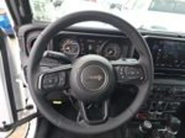 2026 Jeep - Image 15 of 25