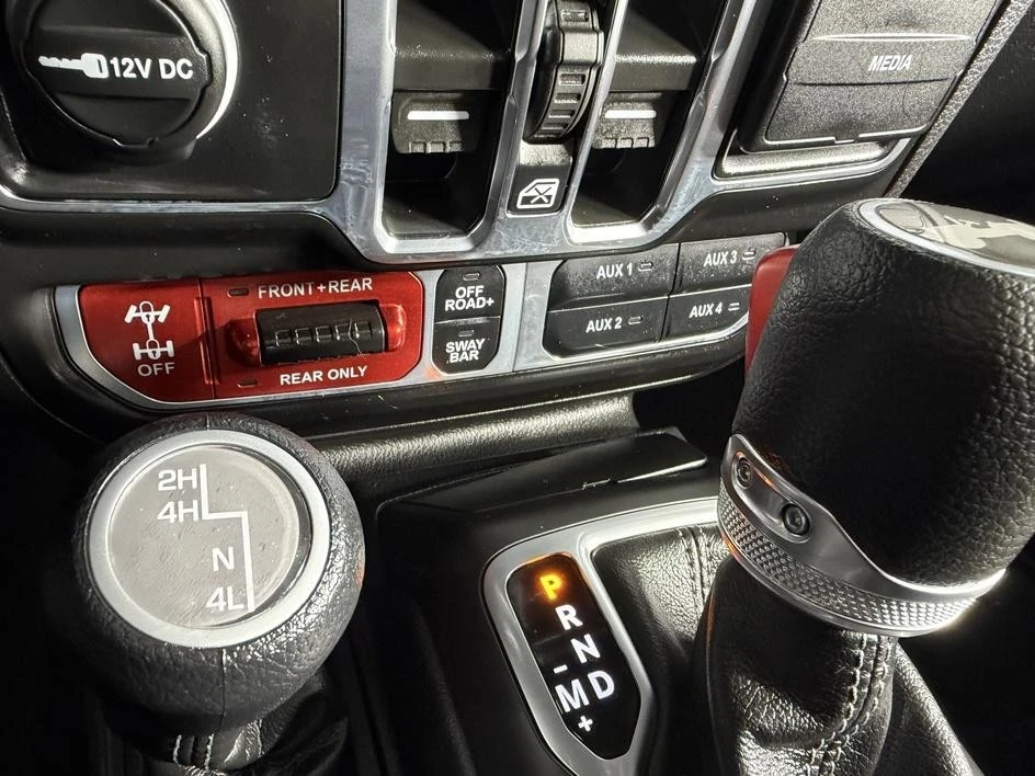 2026 Jeep JL Wrangler - Image 25 of 31