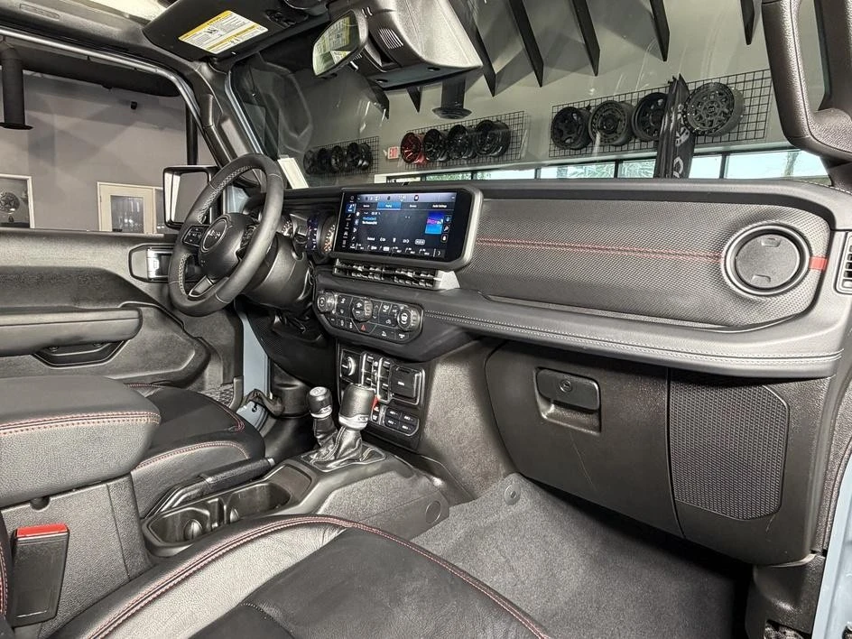 2026 Jeep JL Wrangler - Image 21 of 31