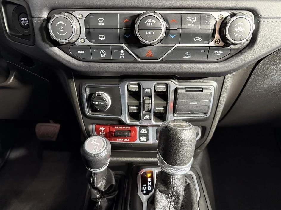 2026 Jeep JL Wrangler - Image 24 of 31