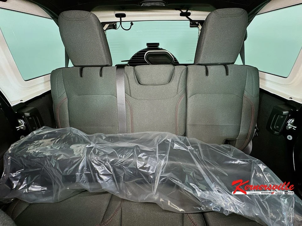 2026 Jeep JL Wrangler - Image 10 of 22