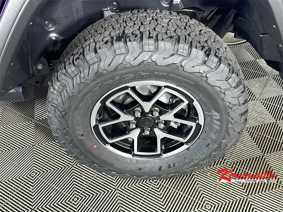 2026 Jeep JL Wrangler - Image 15 of 19