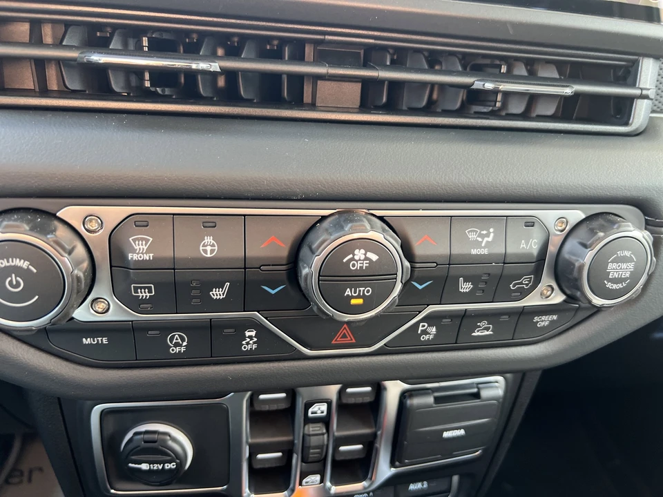 2026 Jeep JL Wrangler - Image 21 of 28