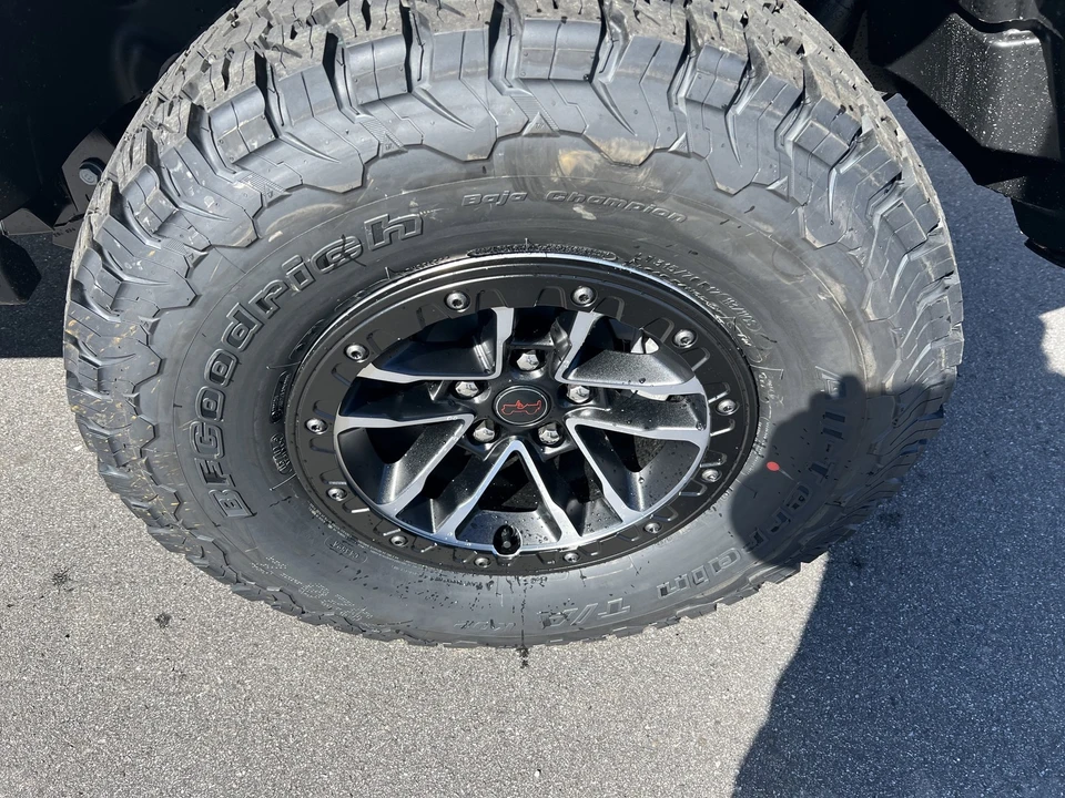 2026 Jeep JL Wrangler - Image 11 of 28