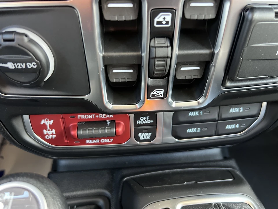 2026 Jeep JL Wrangler - Image 22 of 28