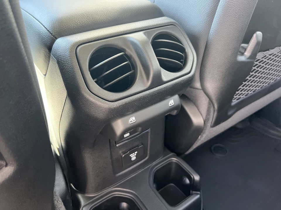 2026 Jeep JL Wrangler - Image 13 of 28