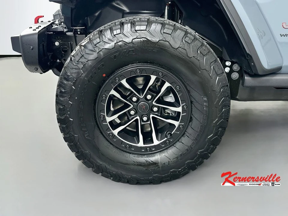 2026 Jeep JL Wrangler - Image 16 of 23