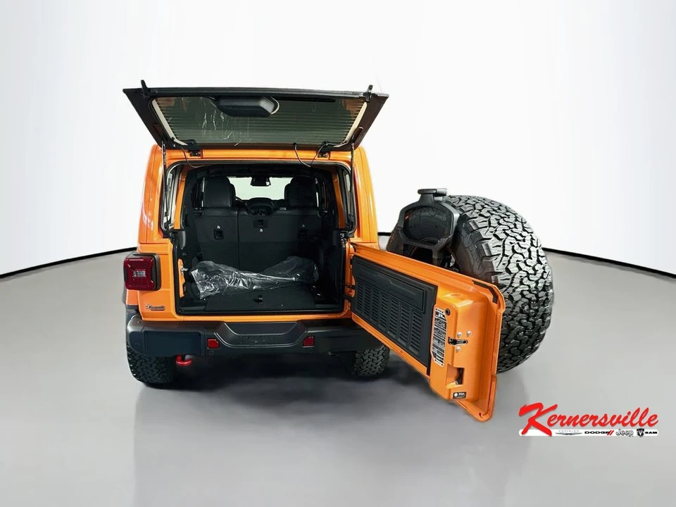 2026 Jeep JL Wrangler - Image 15 of 22