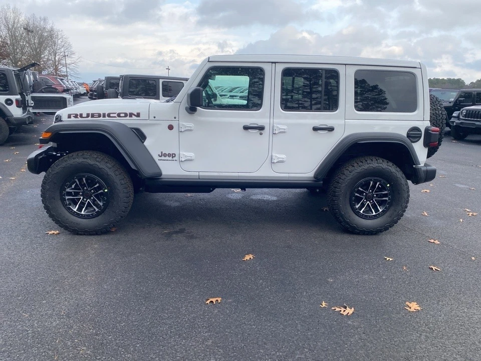 2026 Jeep JL Wrangler - Image 8 of 12