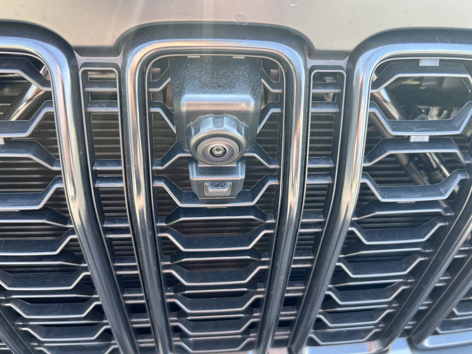 2026 Jeep JL Wrangler - Image 25 of 27
