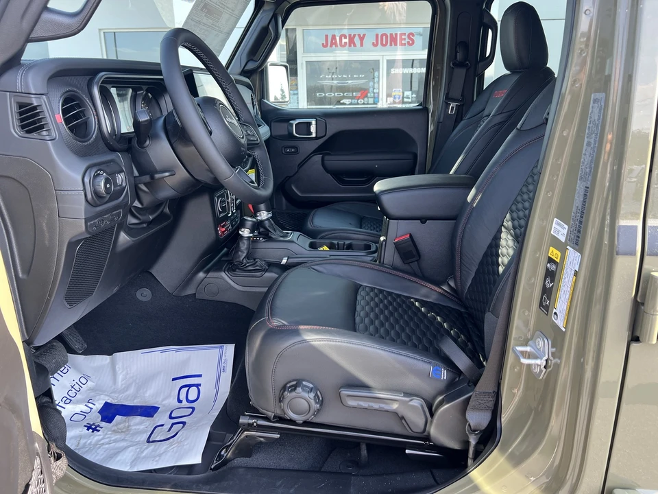 2026 Jeep JL Wrangler - Image 15 of 27