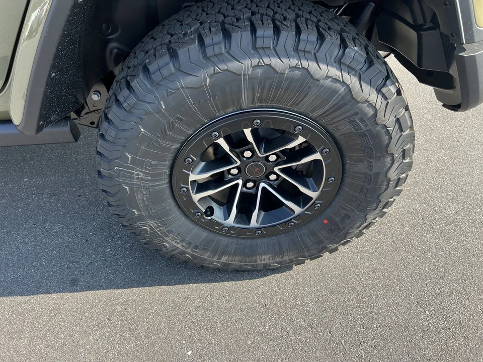 2026 Jeep JL Wrangler - Image 10 of 27