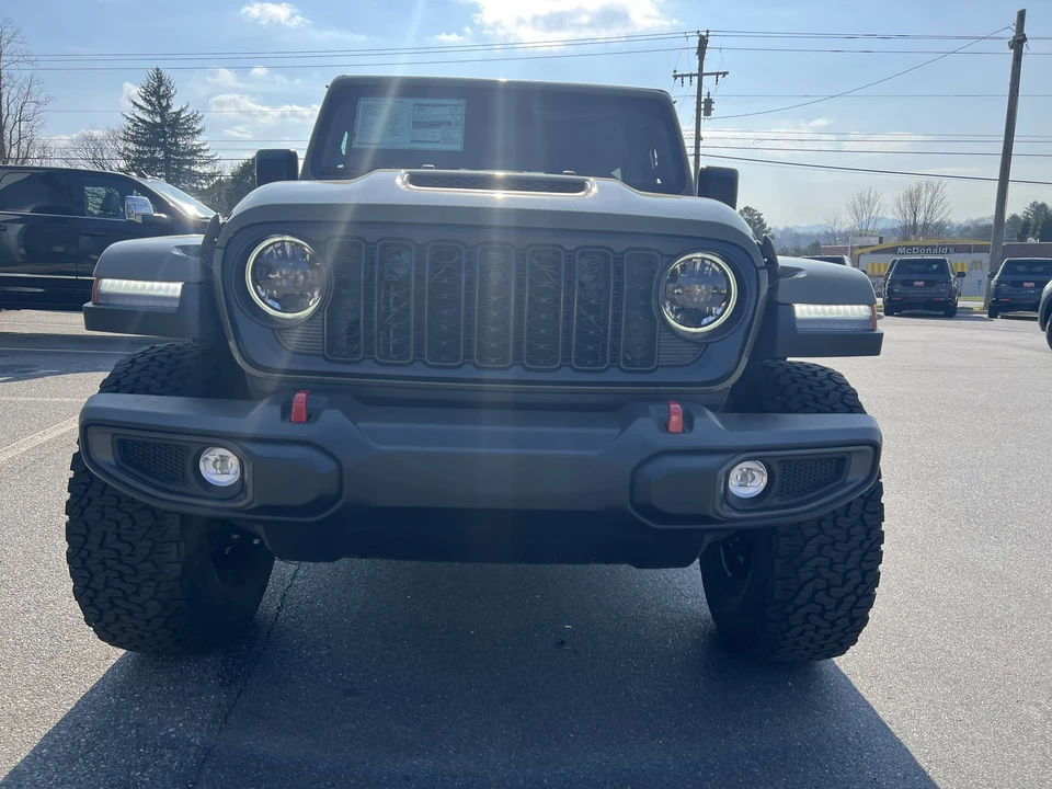 2026 Jeep JL Wrangler - Image 5 of 27
