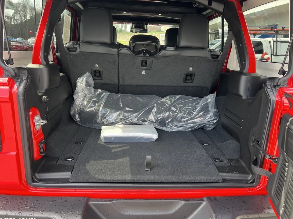 2026 Jeep JL Wrangler - Image 9 of 21