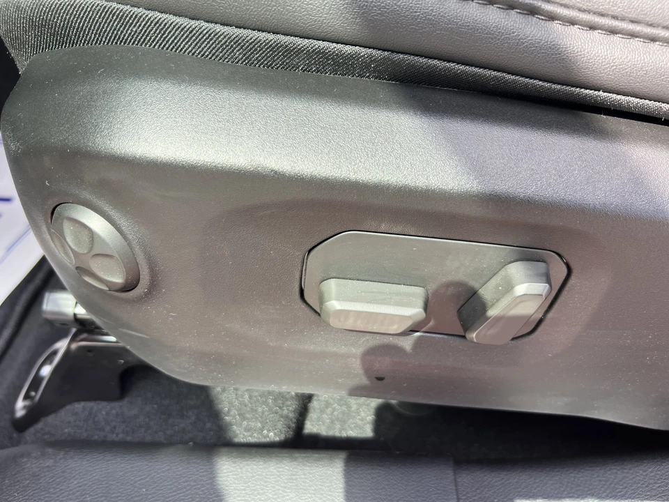2026 Jeep JL Wrangler - Image 16 of 21