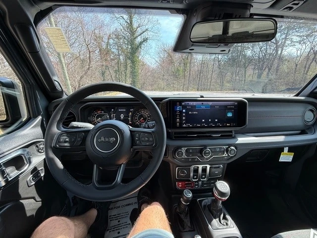 2026 Jeep JL Wrangler - Image 10 of 28