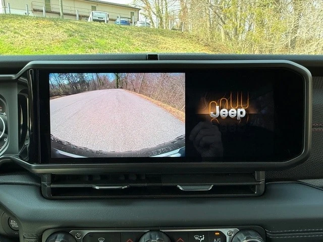 2026 Jeep JL Wrangler - Image 21 of 28