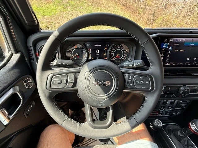 2026 Jeep JL Wrangler - Image 18 of 28