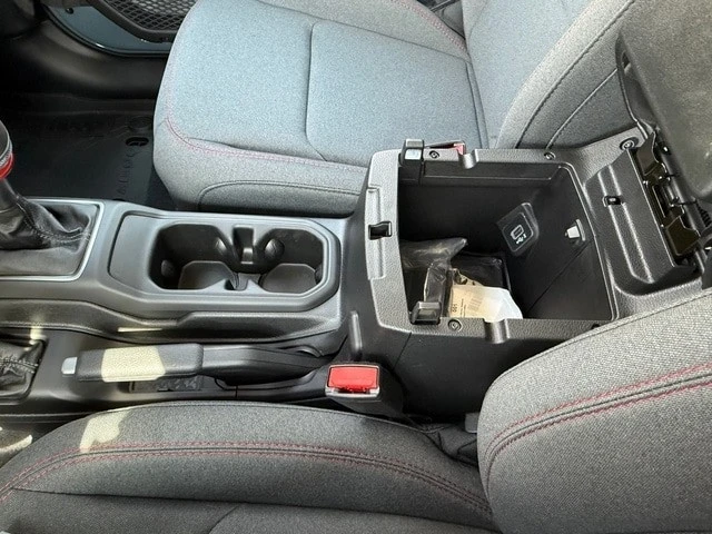 2026 Jeep JL Wrangler - Image 25 of 28