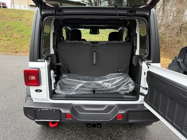 2026 Jeep JL Wrangler - Image 15 of 21