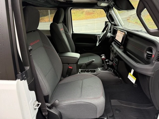 2026 Jeep JL Wrangler - Image 17 of 28