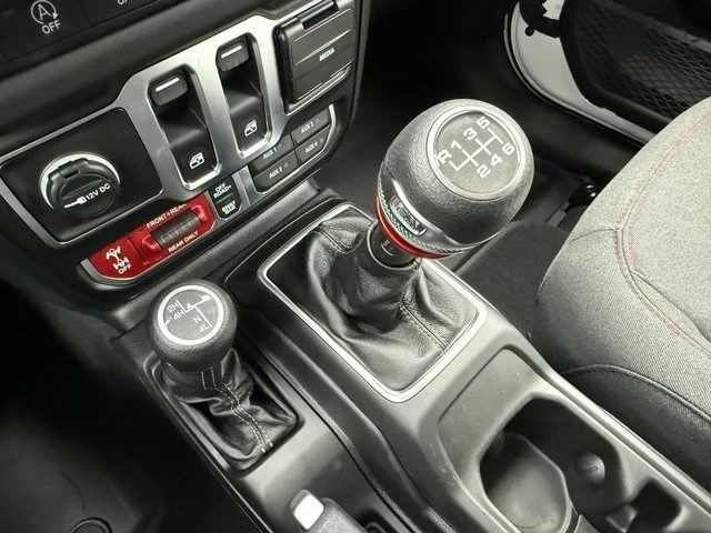 2026 Jeep JL Wrangler - Image 23 of 28