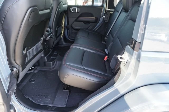 2026 Jeep JL Wrangler - Image 13 of 18
