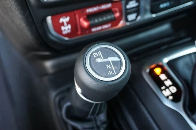 2026 Jeep JL Wrangler - Image 16 of 18