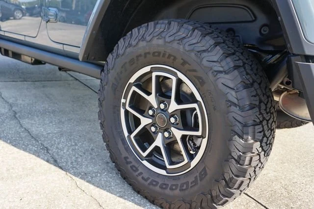 2026 Jeep JL Wrangler - Image 5 of 18