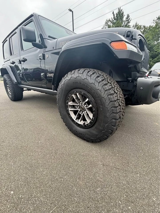 2026 Jeep JL Wrangler - Image 8 of 13