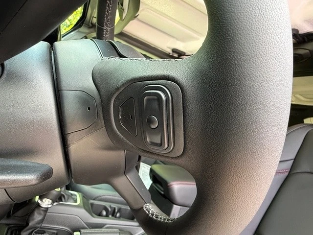 2026 Jeep JL Wrangler - Image 14 of 30