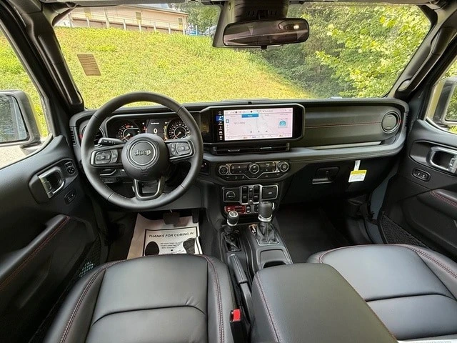 2026 Jeep JL Wrangler - Image 11 of 30