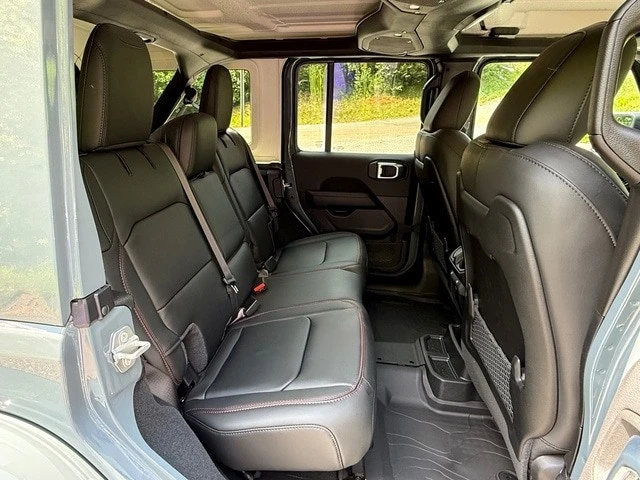 2026 Jeep JL Wrangler - Image 17 of 30