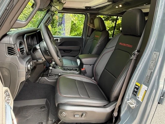 2026 Jeep JL Wrangler - Image 12 of 30