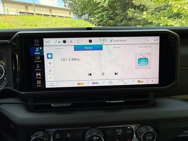 2026 Jeep JL Wrangler - Image 21 of 30