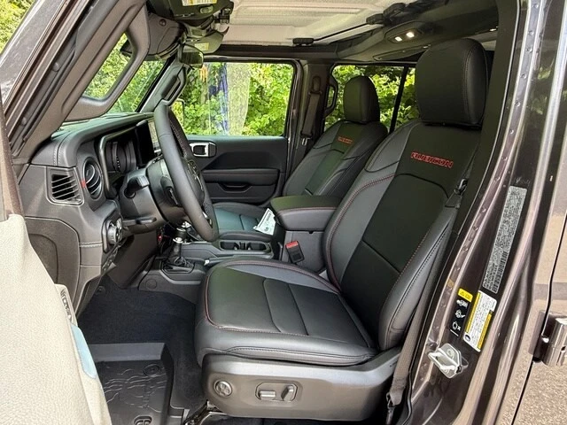 2026 Jeep JL Wrangler - Image 12 of 30