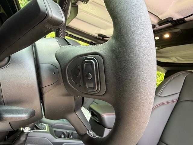 2026 Jeep JL Wrangler - Image 14 of 30
