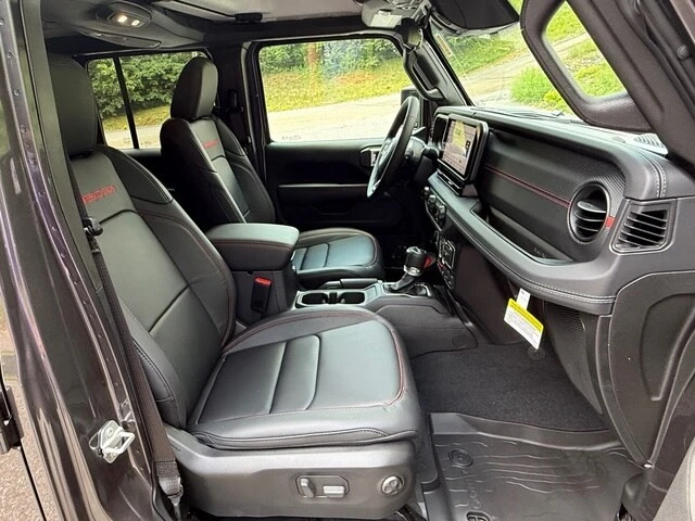 2026 Jeep JL Wrangler - Image 18 of 30