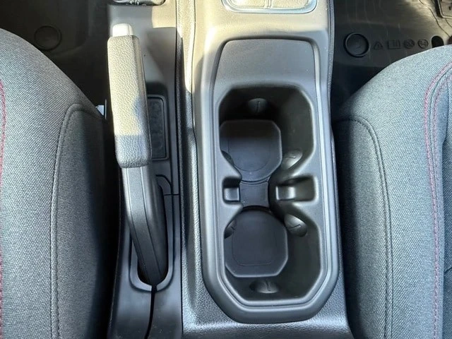 2026 Jeep JL Wrangler - Image 27 of 31