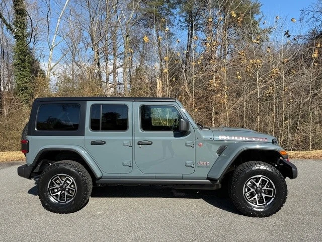 2026 Jeep JL Wrangler - Image 6 of 31