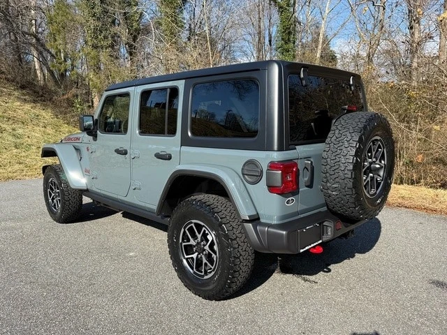 2026 Jeep JL Wrangler - Image 9 of 31
