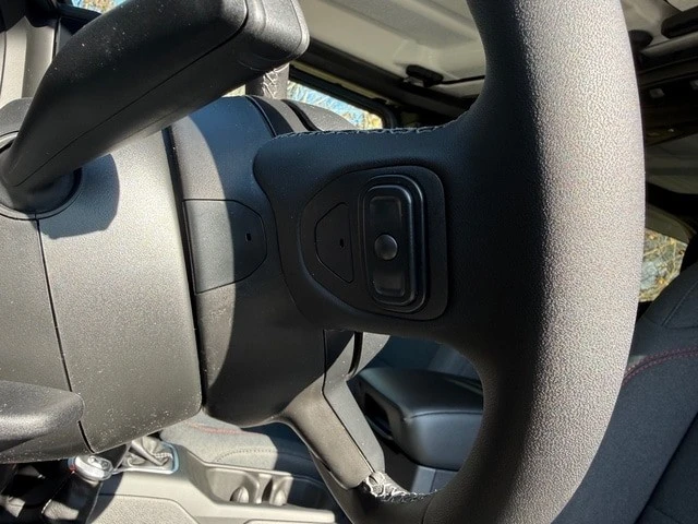 2026 Jeep JL Wrangler - Image 14 of 21