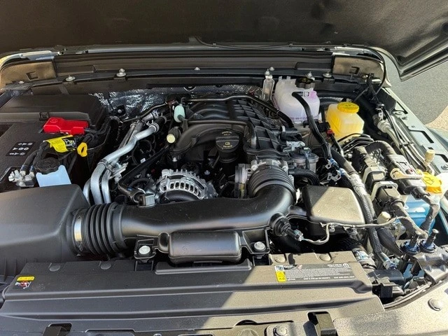 2026 Jeep JL Wrangler - Image 10 of 31