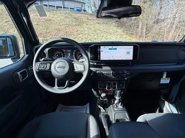 2026 Jeep JL Wrangler - Image 11 of 31