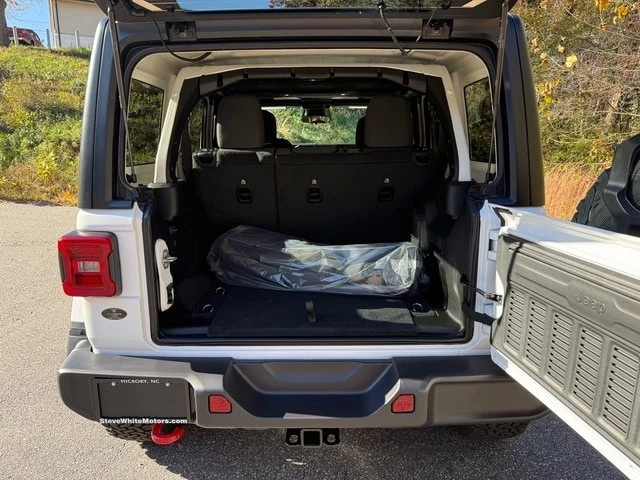 2026 Jeep JL Wrangler - Image 17 of 31