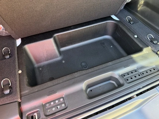 2026 Jeep JL Wrangler - Image 19 of 31