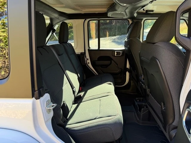 2026 Jeep JL Wrangler - Image 20 of 31