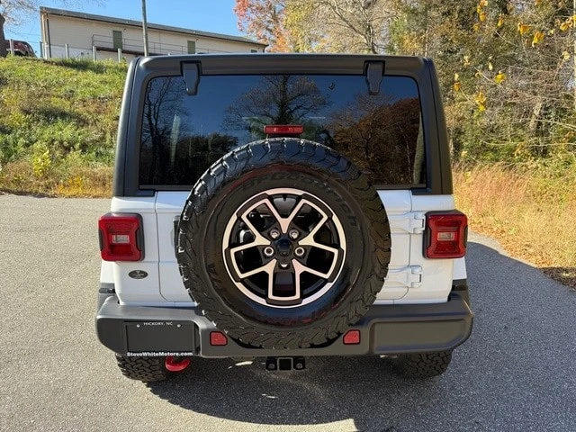 2026 Jeep JL Wrangler - Image 8 of 31