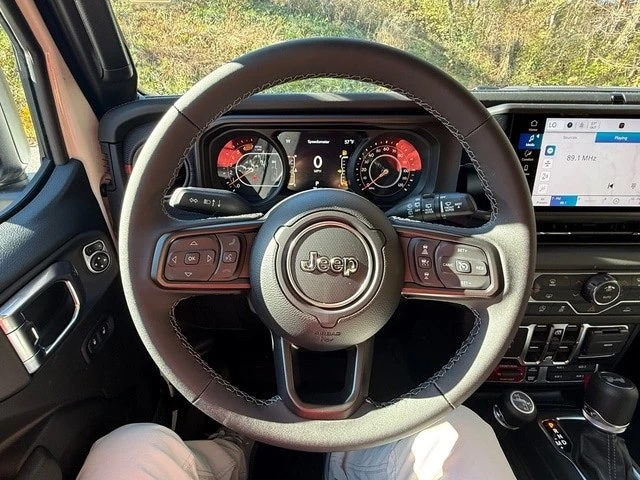 2026 Jeep JL Wrangler - Image 22 of 31